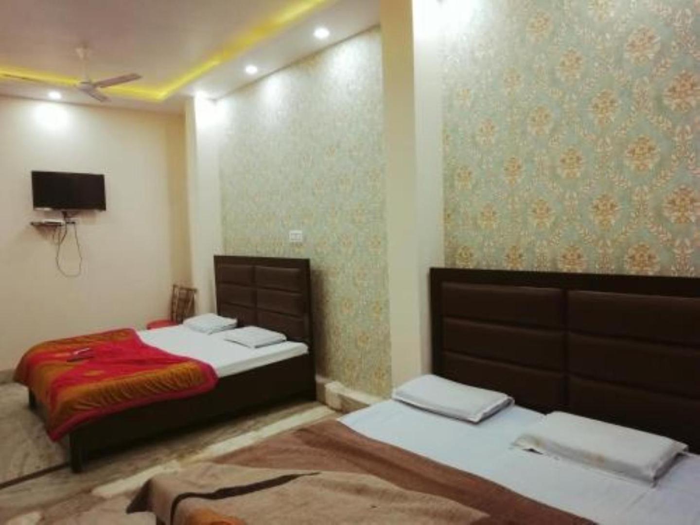 Abhiraj Guest House Матхура Экстерьер фото